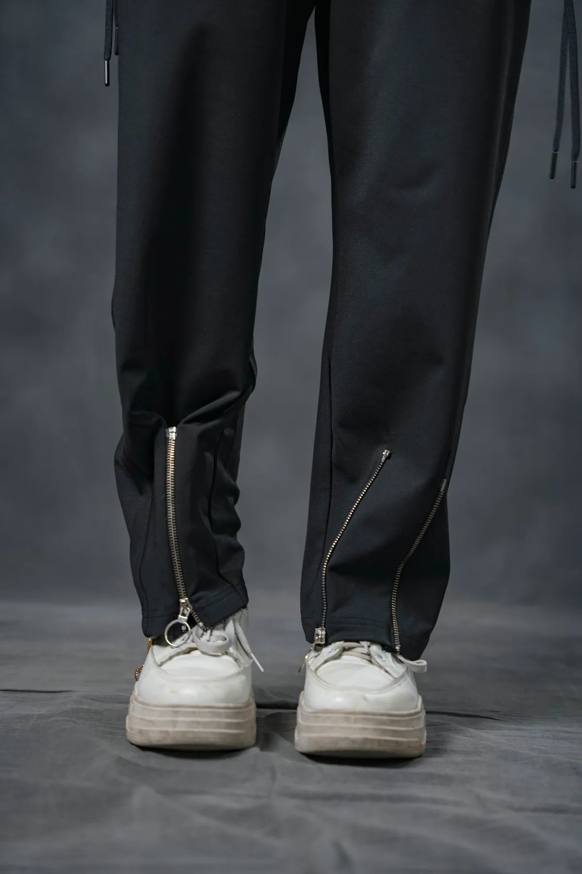 Midnight Edge Zip-Up Tracksuit – Bold Minimalist Edition