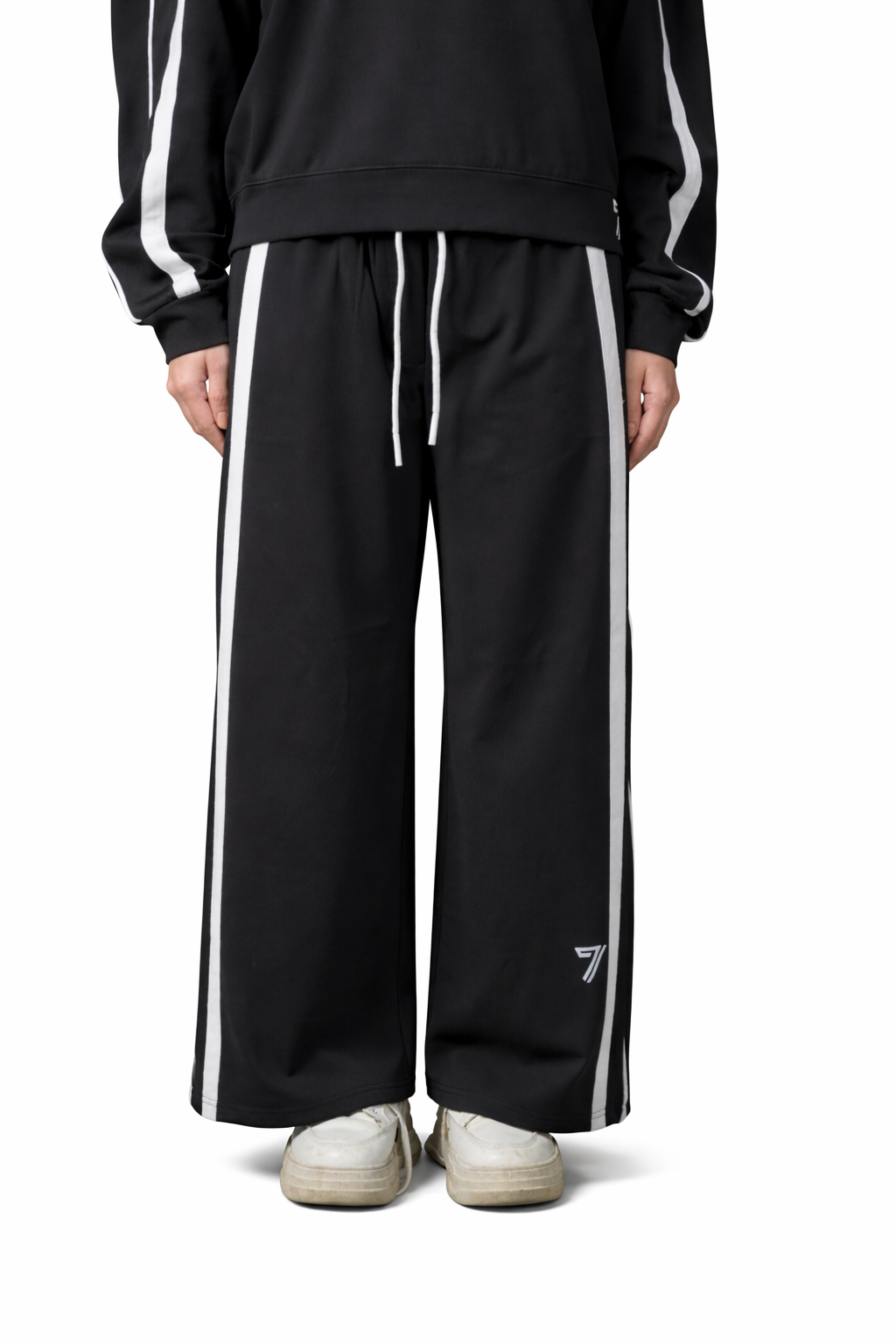 Black V-Neck Tracksuit – Loose Fit – Women