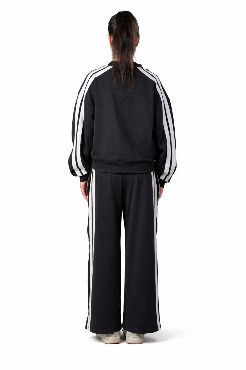 Black V-Neck Tracksuit – Loose Fit – Women